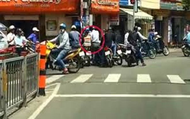Bắt băng nhóm dàn cảnh va chạm giao thông để cướp tài sản ở Sài Gòn