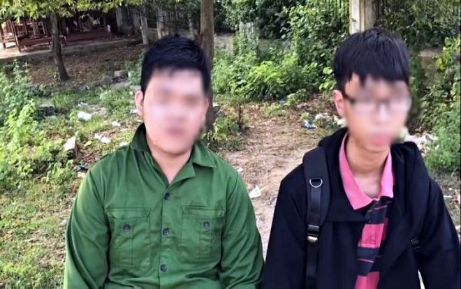 Lan truyền clip 2 nam sinh 'thú tội' quay lén bạn nữ tắm khi học quân sự, nhà trường nhờ công an vào cuộc