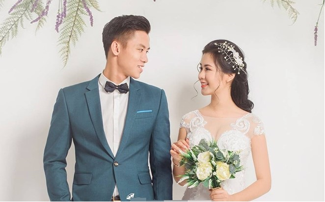 Bạn gái Quang Hải, Duy Mạnh thu nhập 'khủng', sang choảnh nhờ người yêu nổi tiếng