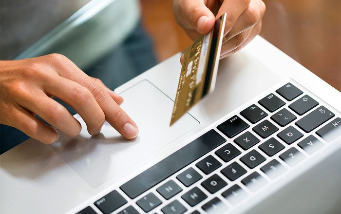 Bỏ túi ngay 6 lưu ý này khi mua sắm để không bị lộ thông tin và mất tiền ở thẻ ngân hàng