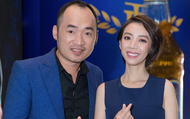 Vừa 'bóc phốt' nhau dồn dập trên mạng xã hội, có ai ngờ Thu Trang - Tiến Luật 'tình bể bình' ngay tại sự kiện mới