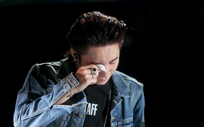 Sơn Tùng M-TP và nhiều người nổi tiếng Việt Nam bất ngờ bị Facebook khoá tài khoản