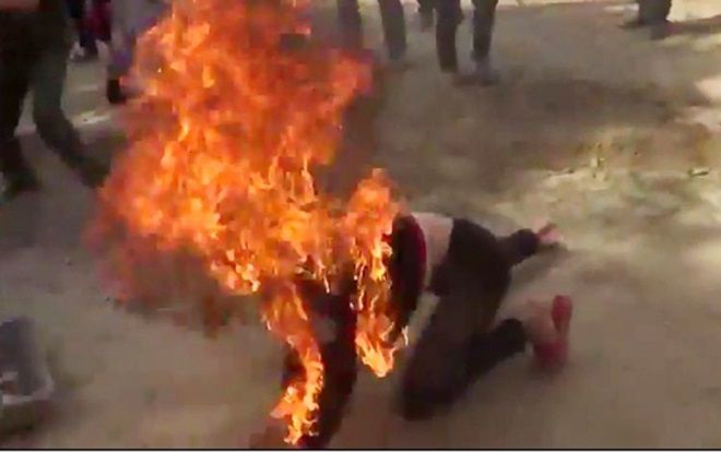 Hà Tĩnh: Ghen tuông, chồng đổ xăng lên người vợ rồi châm lửa đốt