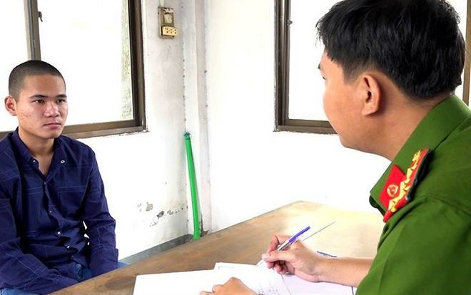 Dụ dỗ cho xem phim hoạt hình và chơi game, nam thanh niên xâm hại 2 bé gái suốt thời gian dài