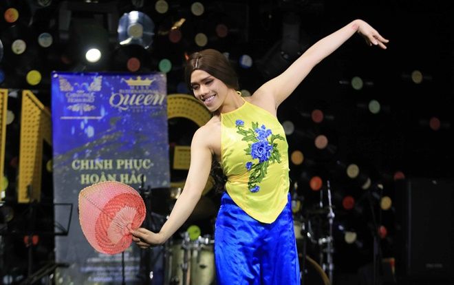 Lại Thế Hòa - Chàng trai trót yêu những chiếc váy và hành trình tìm lại bản thân mình tại ‘The Tiffany Vietnam’