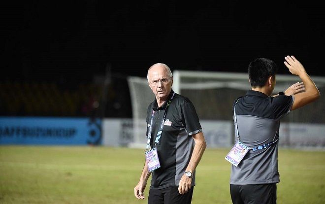 Thắng nhẹ Singapore, HLV Eriksson vẫn 'ấm ức' vì mất trung vệ từng đá ở V.League