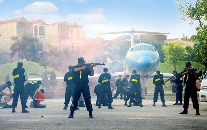 Vụ cướp từng gây chấn động ở Đà Nẵng: Không tặc điên cuồng bắn phá máy bay, nhảy xuống từ không trung để tẩu thoát