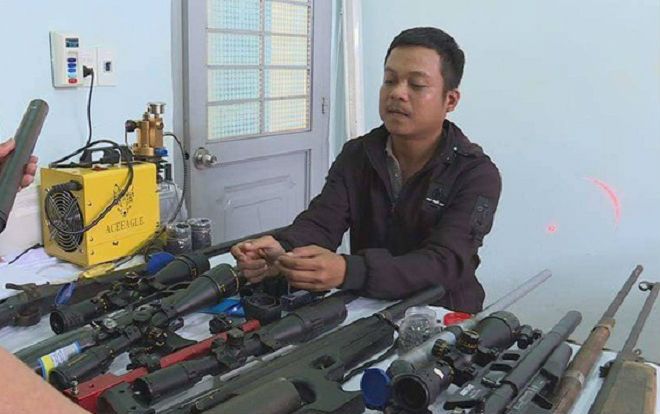 Đột kích bắt quả tang kho chế tạo súng quân dụng của thợ cắt tóc ở Đắk Lắk