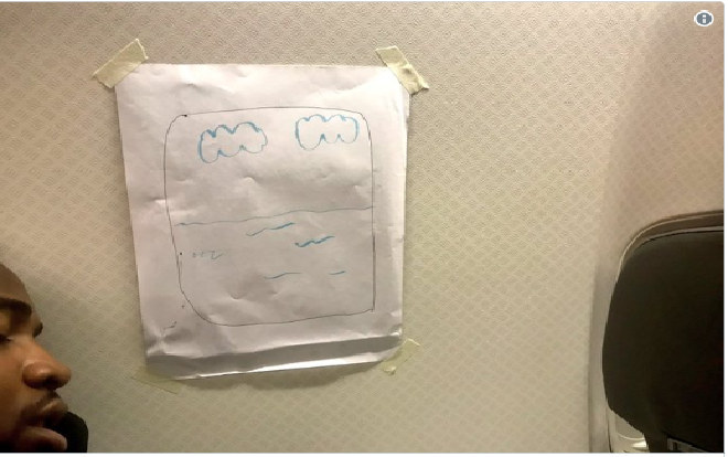 Giải pháp siêu độc của tiếp viên cho hành khách muốn ngồi cạnh cửa sổ máy bay khiến dân mạng 'cười bò'