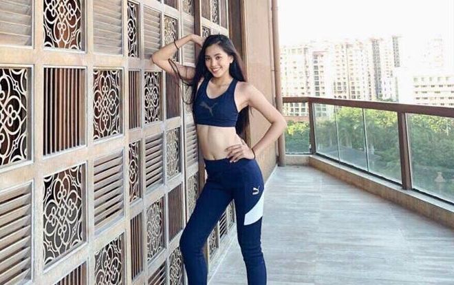 Tạm xa hình ảnh công chúa với tông hồng quen thuộc, Hoa hậu Tiểu Vy khoe body 'chuẩn chỉnh' khiến fan 'nức lòng'