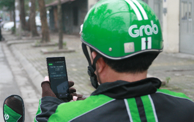 Xôn xao câu chuyện khách nữ bị quấy rối liên tục sau khi hủy chuyến GrabBike và đánh giá 1 sao vì tài xế chê “chở gái đen như cuốc”