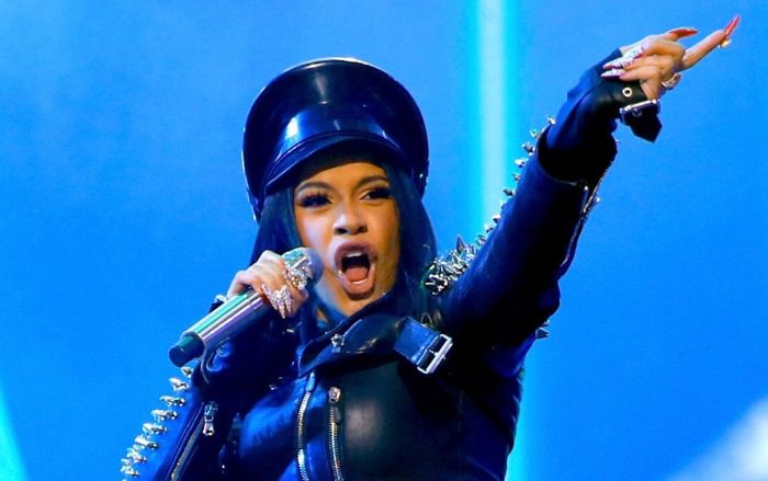 Bị xỉa xói không có khả năng, Cardi B thẳng thừng ‘dội gáo nước lạnh’ nhắm thẳng antifan