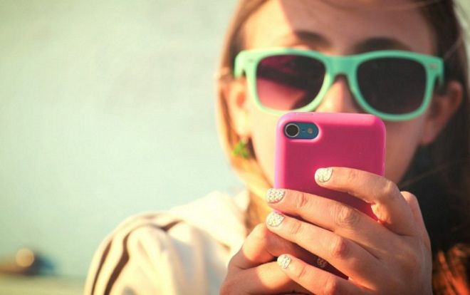 Gái xinh vừa nói chuyện lần đầu đã vội hỏi vay 15 triệu khiến chàng trai sợ 'chạy mất dép'