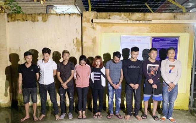 Thanh Hóa: Bắt quả tang 9 thanh niên nam nữ đang tổ chức 'bữa tiệc' ma túy trong phòng hát