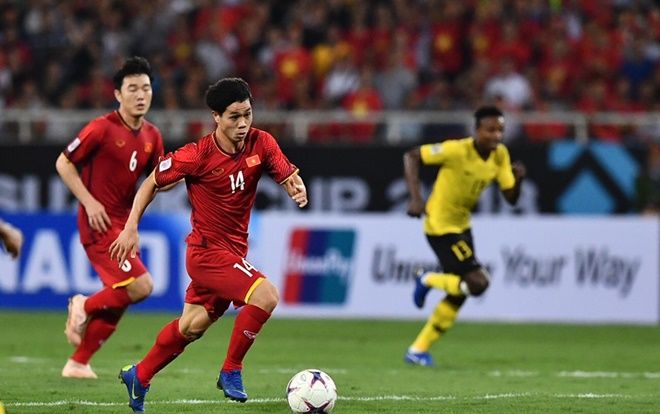 Xếp hạng 'danh thủ' và 'sáng' nhất MXH khi ghi bàn trước Malaysia nhưng có ai biết, Công Phượng vẫn đang là sinh viên?