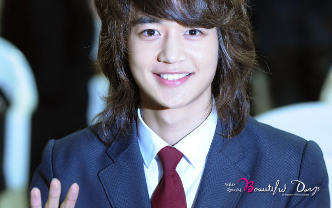 'Hết hồn chim én' khi khác nam thần xứ kim chi đột nhiên tóc dài thượt