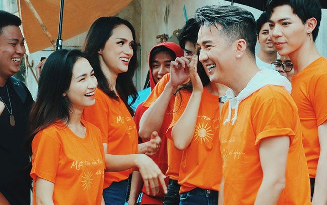 'Lầy' như Hòa Minzy, đến đàn anh Mr. Đàm cũng không chịu… buông tha!