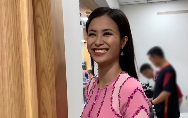 Clip: Trước khi lên sân khấu Đông Nhi đã làm gì mà khiến fan bấm liên tục nút replay thế này?