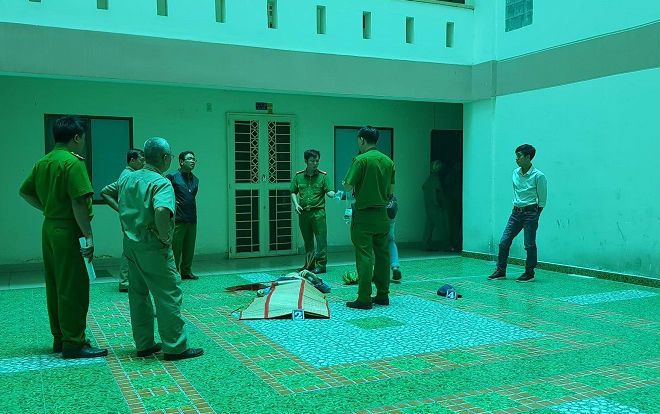 Rơi từ chung cư Cửu Long xuống tầng 2, người đàn ông tử vong thương tâm