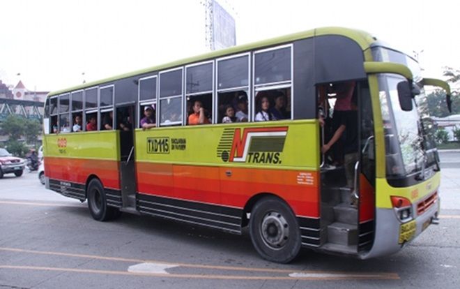 Ngủ quên trên xe buýt, người đàn ông tỉnh dậy đã mất một cánh tay vì lý do này