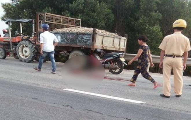 Cả gia đình gặp nạn khi xe máy va chạm với công nông, bố và con gái 4 tuổi tử vong thương tâm
