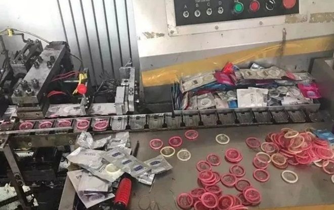 Trung Quốc triệt phá đường dây sản xuất bao cao su giả trị giá 7 triệu USD