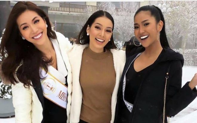 Miss Supranational 2018: Minh Tú dạy hoa hậu Brazil nói tiếng Anh, được Missosology phỏng vấn vì quá nổi bật
