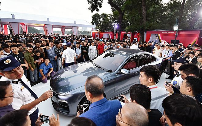 Đón nhiều khen chê trái chiều, VinFast vẫn 'chốt' hơn 2.000 đơn đặt xe trong hai ngày giới thiệu đầu tiên