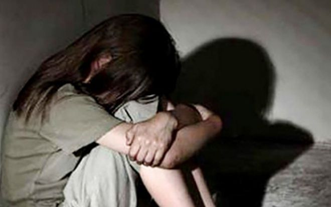 Người cha làm đơn tố cáo con gái 13 tuổi bị thầy giáo dạy võ chở vào nhà nghỉ ngay cạnh nhà dâm ô