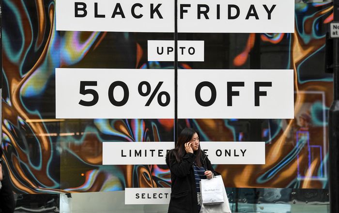 Trước khi mua bất kỳ thứ gì trên Amazon dịp Black Friday, hãy kiểm tra ngay món hàng qua 2 trang web hữu ích này