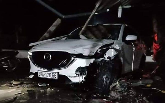 Phó phòng Tài nguyên lái ô tô va chạm với xe máy gây chết người