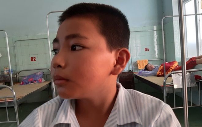 Lỡ nói tục, cô giáo phạt bằng 231 cái tát khiến học sinh nhập viện