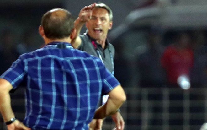 Myanmar bị loại, nhà báo Lại Văn Sâm chọc tức kẻ sỉ nhục thầy Park