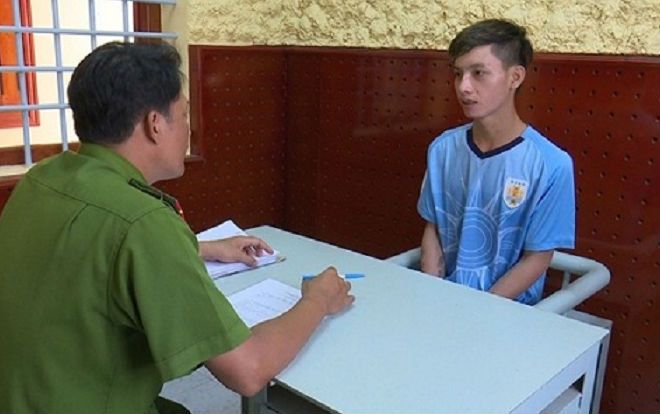 Nam thanh niên dùng dao trói tay gái bán dâm, đe dọa và cướp tài sản sau khi thỏa mãn nhu cầu
