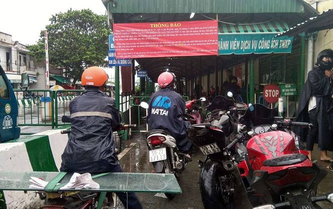Phà Bình Khánh ùn ứ kéo dài do không biết lệnh cấm tránh bão số 9