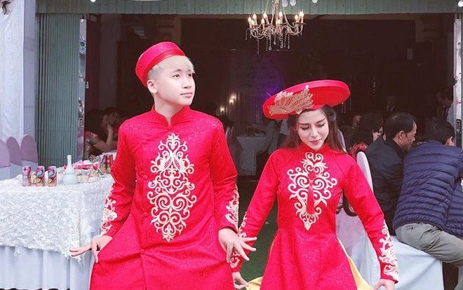 Bị dân mạng soi mói chê vợ đẹp nhờ chỉnh sửa và mặt búng ra filler, Huy Cung đáp trả 'cực gắt'?