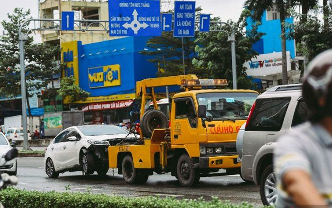 TP. HCM huy động lực lượng khắc phục sự cố cây ngã đổ, rác thải ứ đọng do ảnh hưởng của bão số 9