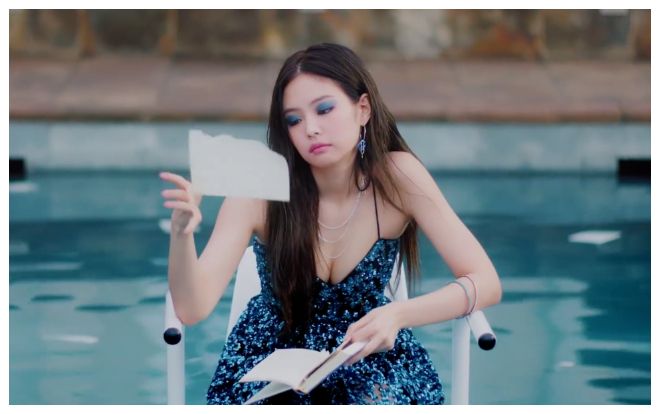 Bao lần đau tim vì Jennie (Black Pink) liên tục cắt xẻo, phá dáng váy hiệu đắt đỏ