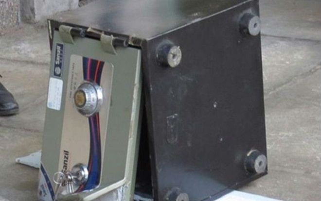 Trộm đột nhập công ty, rinh két sắt nặng 140kg ở Sài Gòn