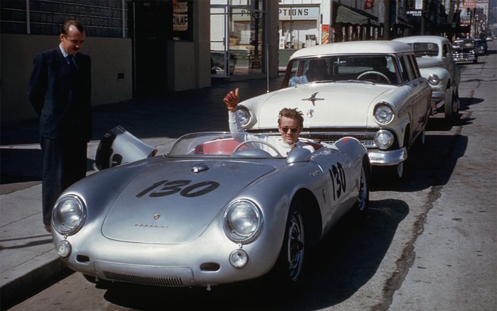 Bí ẩn không lời giải về 4 chiếc xe bị ma ám: Ai sở hữu cũng đều bỏ mạng hoặc gặp tai ương suốt đời!