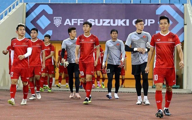 Vì sao đội tuyển Việt Nam buộc phải dùng chuyên cơ bay thẳng đến Philippines đá bán kết AFF Cup 2018?