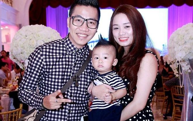Hoàng Rapper bị ném đá kịch liệt khi cho con xem phim người lớn để giáo dục giới tính