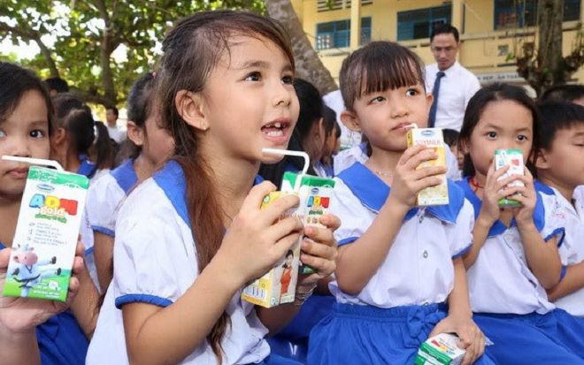 Hà Nội triển khai sữa học đường từ 1/1/2019: Đơn giá, thời gian uống sữa thế nào?