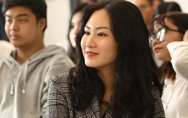 Thủ khoa ĐH Sân khấu Điện Ảnh mở triển lãm 'ông bà anh thời chưa có túi nilon' khiến nhiều người ngỡ ngàng