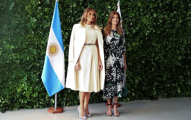 Bà Melania Trump diện váy Dior trị giá 230 triệu khi ghé thăm bảo tàng nghệ thuật