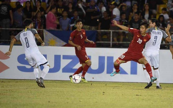 Đã đến lúc Phan Văn Đức đá thay Văn Quyết