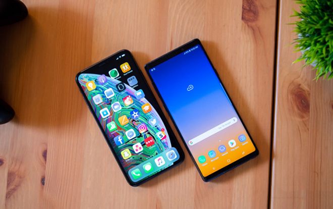Samsung khen Samsung Galaxy Note9 trên MXH bằng một chiếc iPhone khiến nhiều người bất ngờ