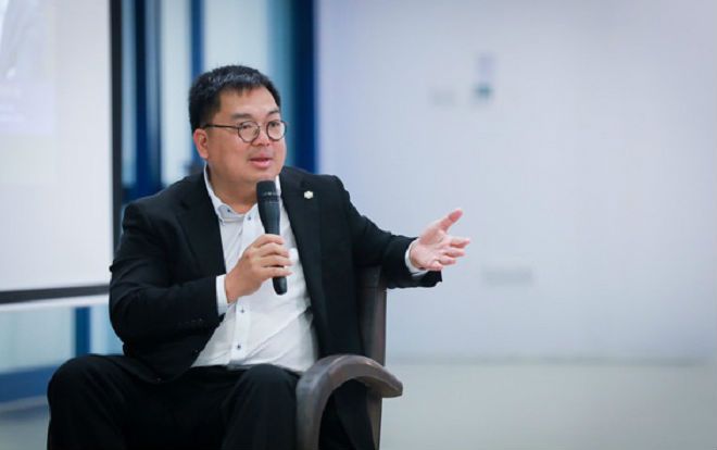 Chủ tịch FPT Software Hoàng Nam Tiến: 'Phụ nữ 30 tuổi chưa kết hôn, không sao cả, có thể kết hôn ở tuổi 40. Nhưng theo khoa học, phụ nữ nên sinh con trước tuổi 36'