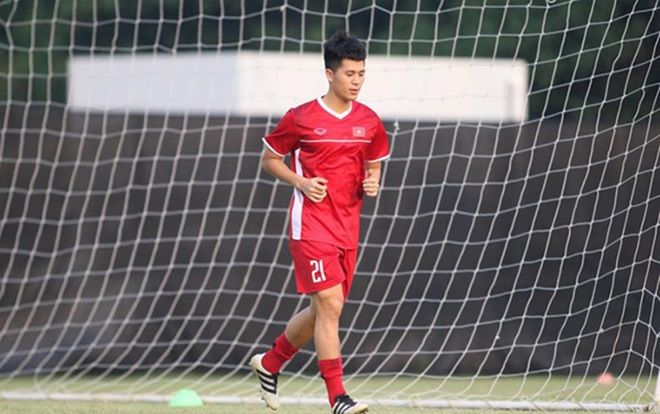 Chàng trai cay đắng đòi chia tay vì bạn gái cứ mở mồm ra là nhắc đến chàng hậu vệ Đình Trọng