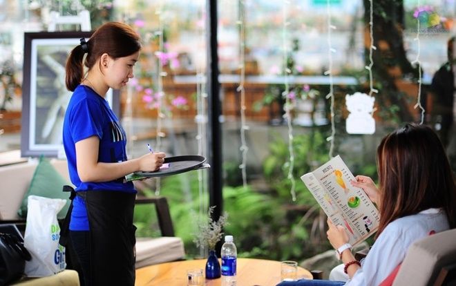 Phản pháo quan điểm chê sinh viên làm ở quán cafe chứ không chọn công ty start-up: 'Đừng dụ dỗ bằng cách hạ thấp người khác'